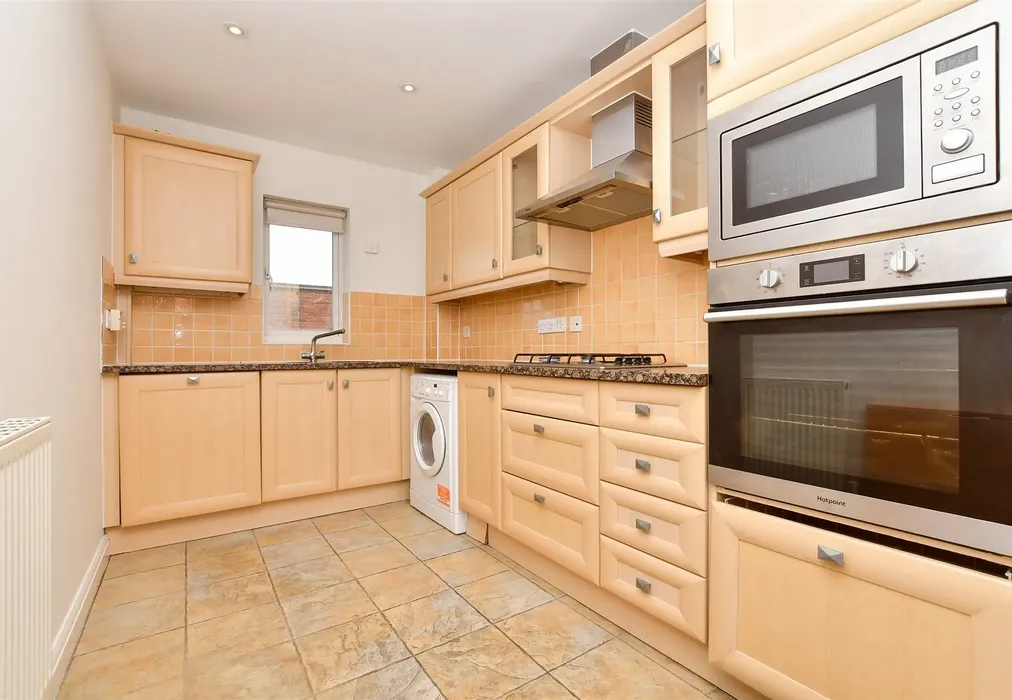 Kitchen - Wingfield Court, Banstead, Surrey - Wards of Kent
