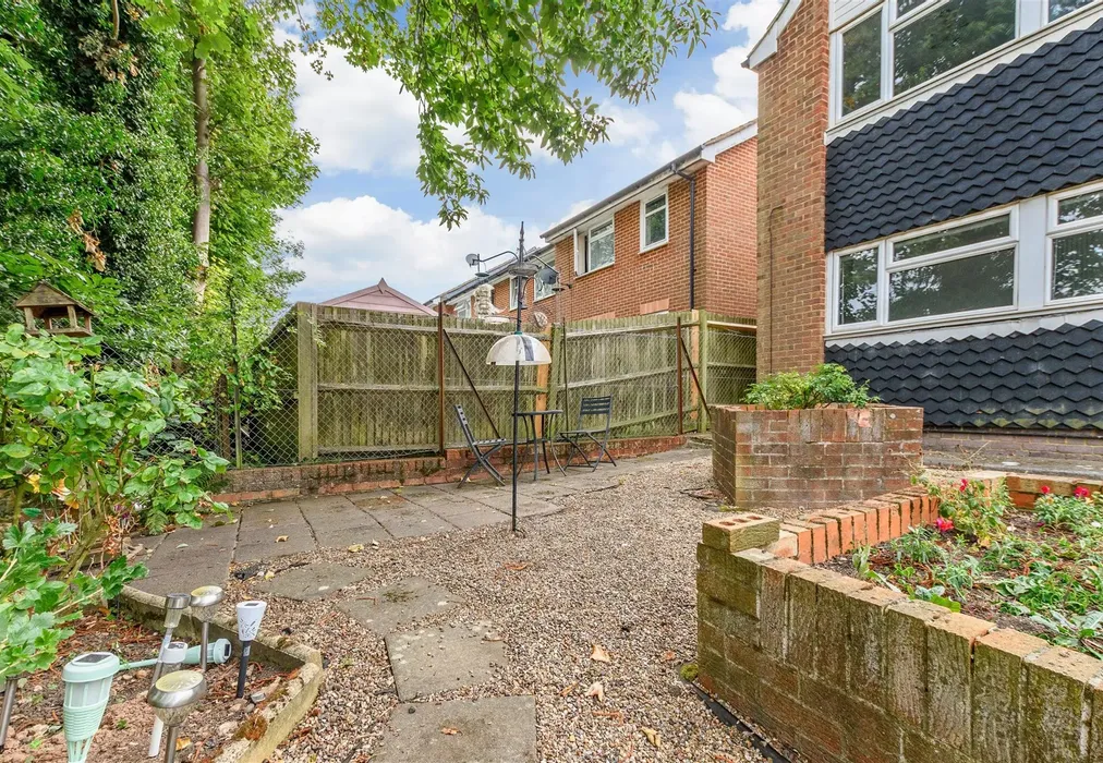 Front Garden - Bleakwood Road, Chatham, Kent - Wards of Kent