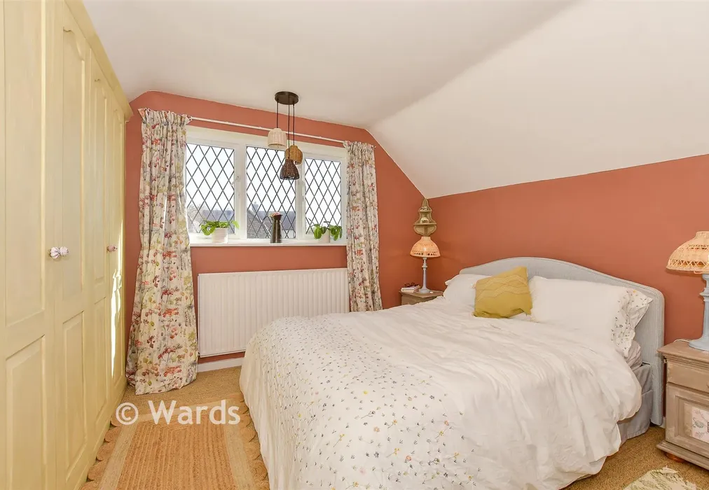 Bedroom 1 - The Drove, Chestfield, Whitstable, Kent - Wards of Kent