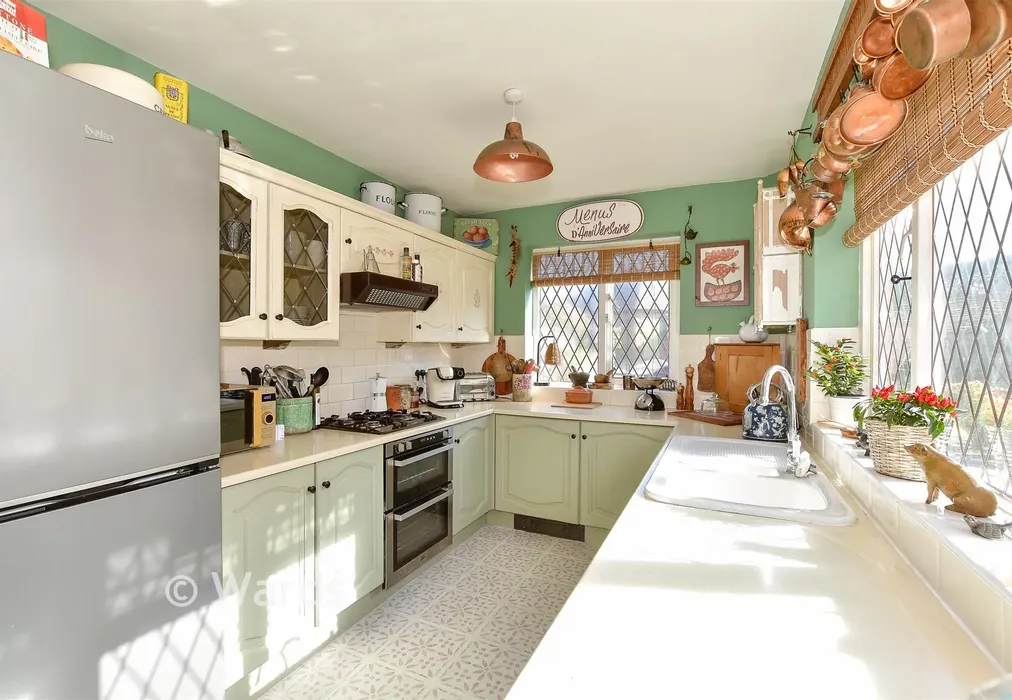 Kitchen - The Drove, Chestfield, Whitstable, Kent - Wards of Kent