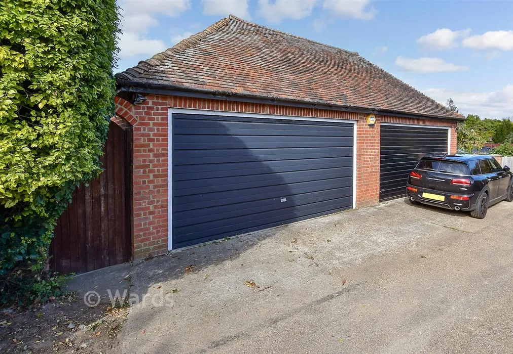 Rear Garden - The Drove, Chestfield, Whitstable, Kent - Wards of Kent