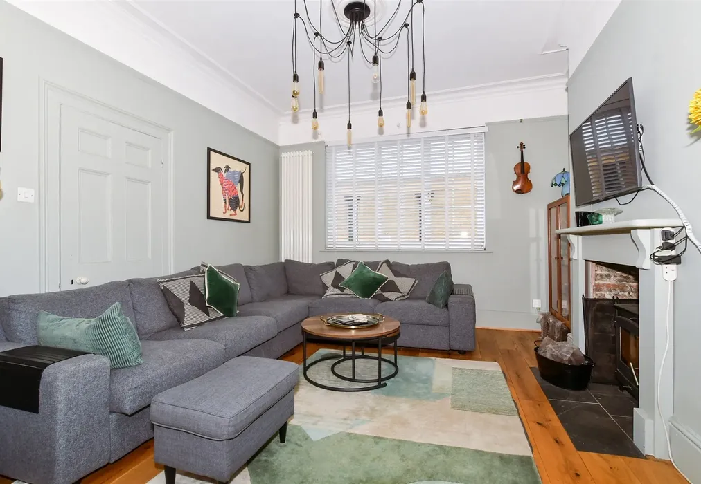 Lounge - William Street, Herne Bay, Kent - Wards of Kent