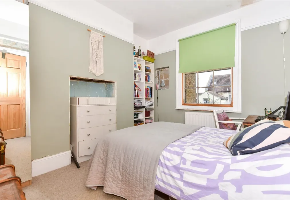 Bedroom 5 - William Street, Herne Bay, Kent - Wards of Kent
