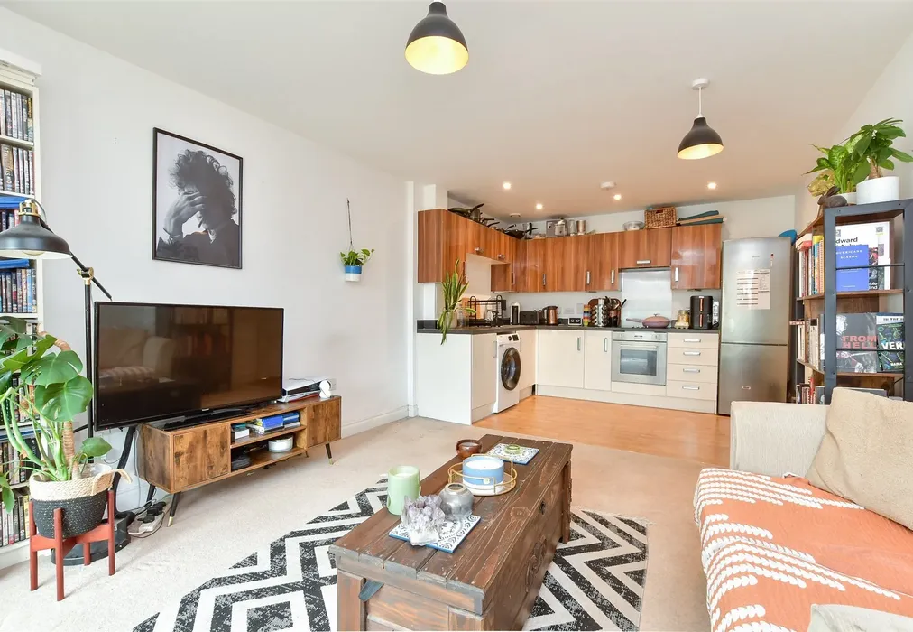 Lounge/ Kitchen - Francis Street, Brighton, East Sussex - Wards of Kent