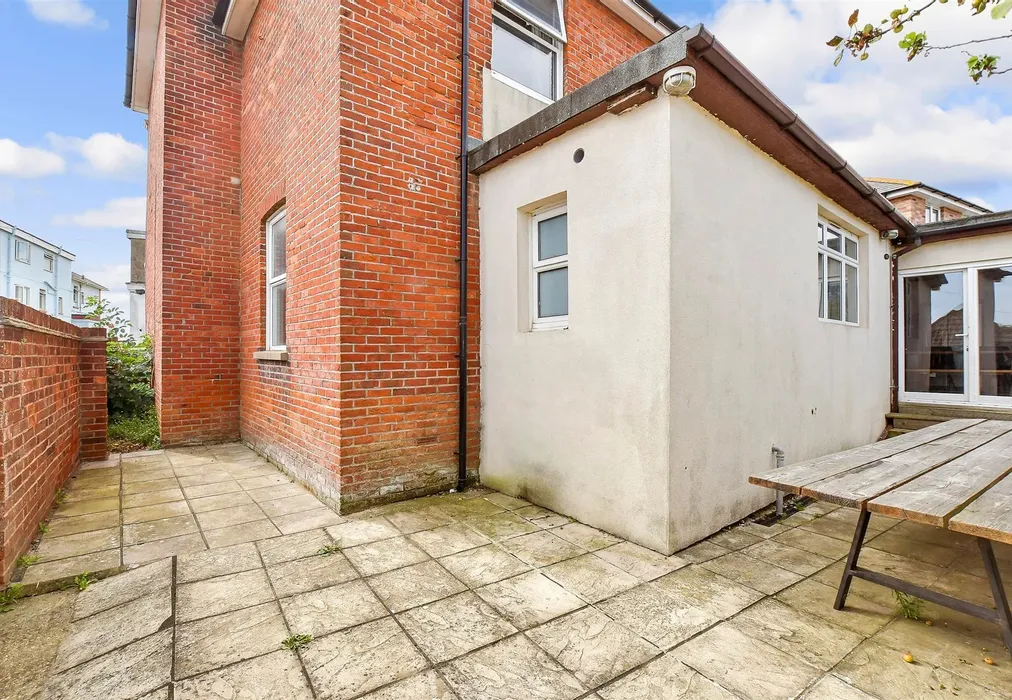 Rear Garden - Crescent Road, Sandown, Isle of Wight - Wards of Kent