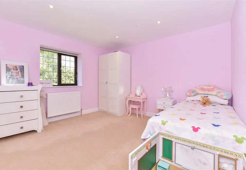 Bedroom 3 - School House Lane, Horsmonden, Tonbridge, Kent - Wards of Kent