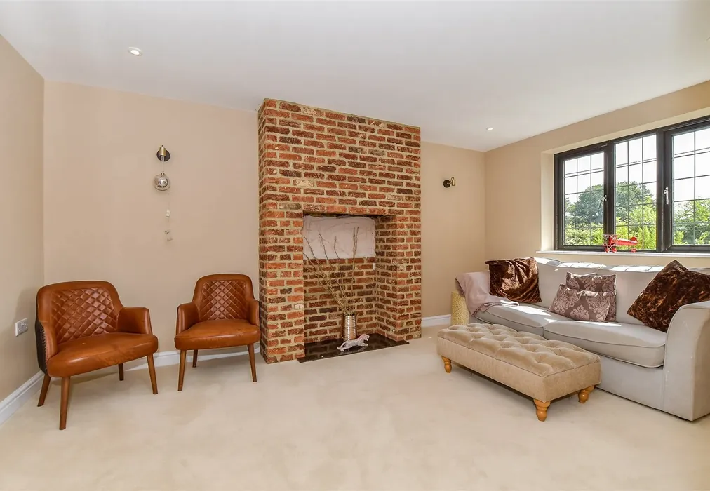 Lounge - School House Lane, Horsmonden, Tonbridge, Kent - Wards of Kent