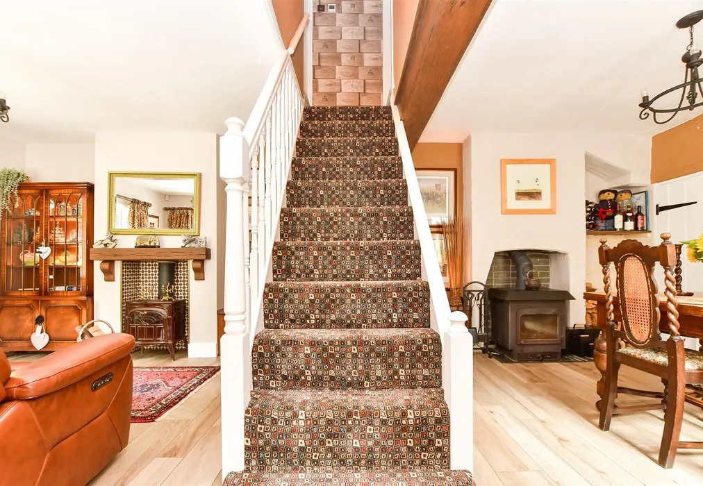 Snug - Holtye Road, Hammerwood, East Sussex - Wards of Kent