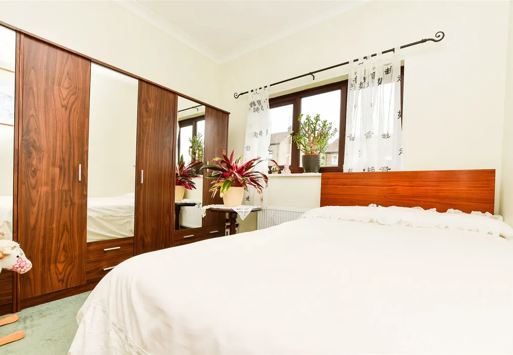 Bedroom 2 - Montargis Way, Crowborough, East Sussex - Wards of Kent