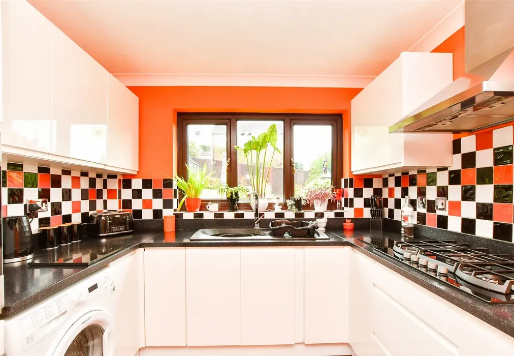 Kitchen - Montargis Way, Crowborough, East Sussex - Wards of Kent