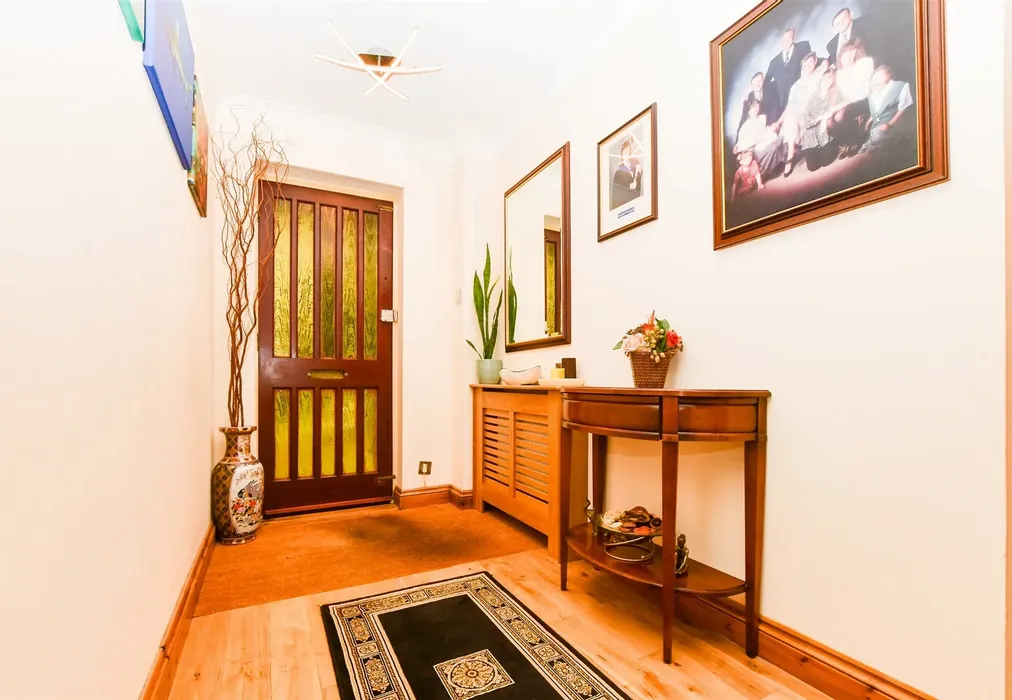 Entrance Hall - Montargis Way, Crowborough, East Sussex - Wards of Kent