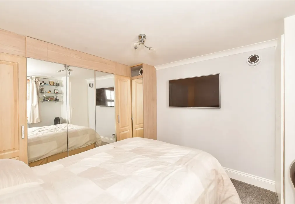 Bedroom - Clarendon Road, Southsea, Hampshire - Wards of Kent