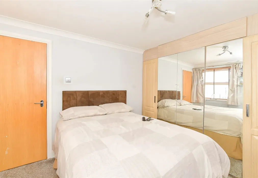 Bedroom - Clarendon Road, Southsea, Hampshire - Wards of Kent