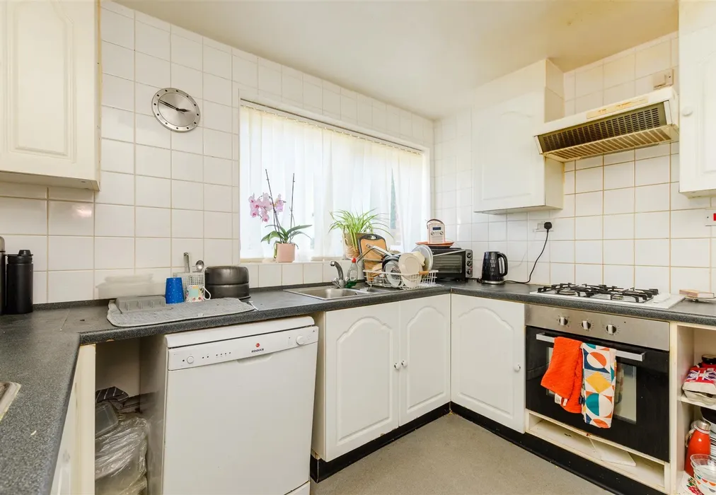 Kitchen - Drudgeon Way, Bean, Dartford, Kent - Wards of Kent