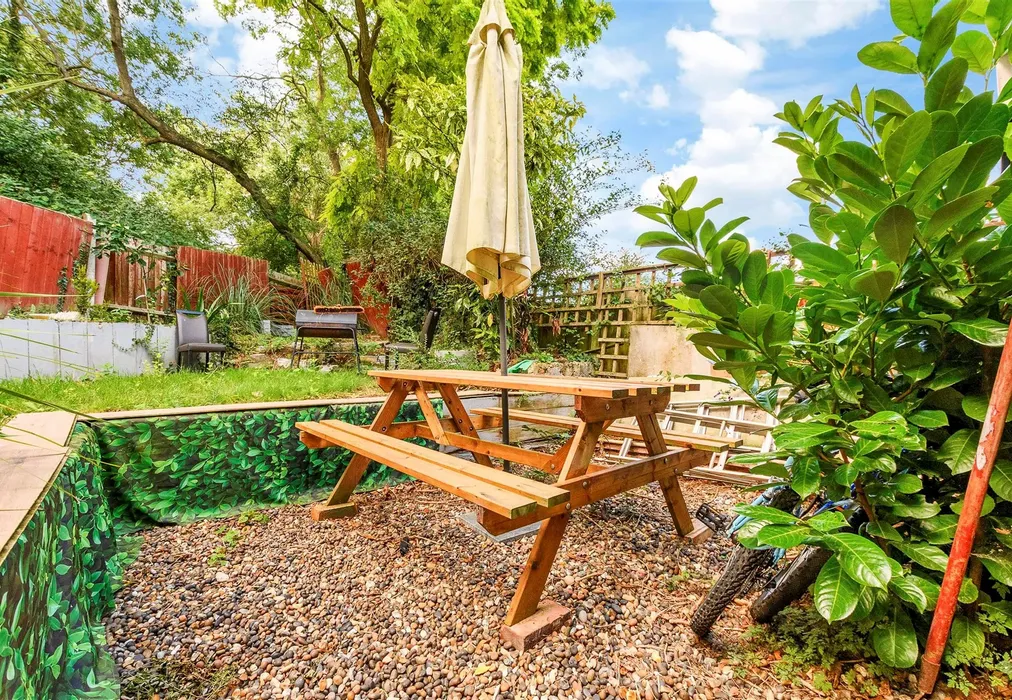 Rear Garden - Drudgeon Way, Bean, Dartford, Kent - Wards of Kent