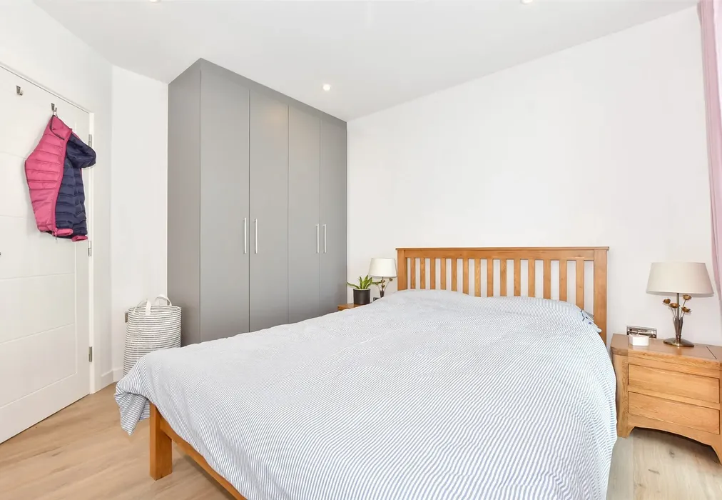 Bedroom 2 - Beach Drive, Ramsgate, Kent - Wards of Kent