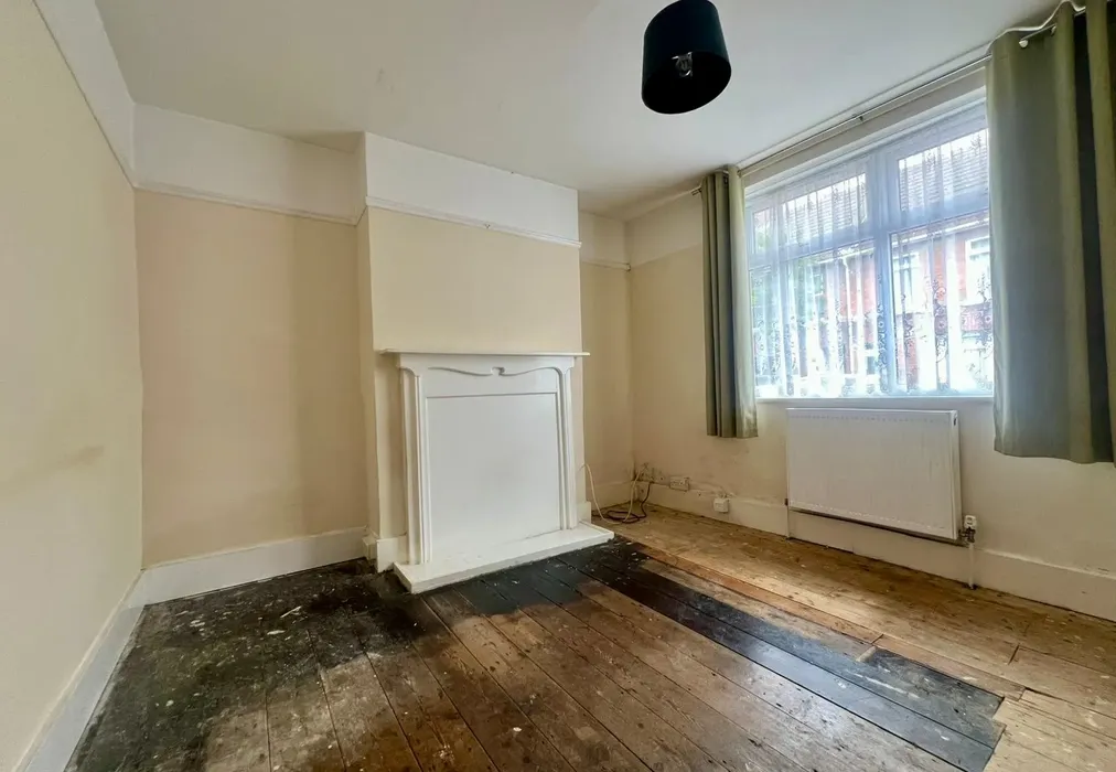 Lounge - Mead Road, Folkestone, Kent - Wards of Kent