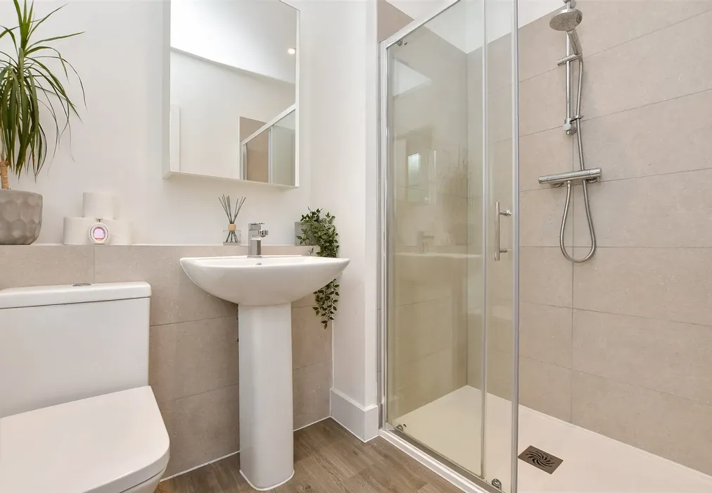 En-Suite Shower Room - Aylsham Road, Tadworth, Surrey - Wards of Kent