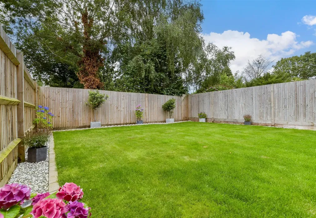 Rear Garden - Aylsham Road, Tadworth, Surrey - Wards of Kent