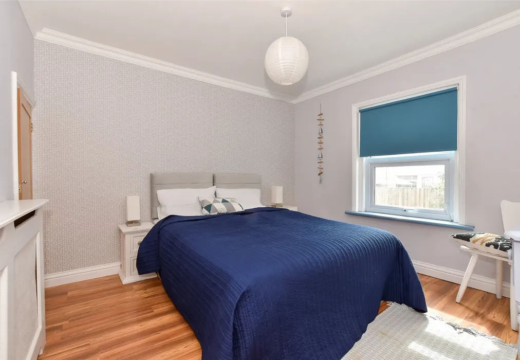 Bedroom 1 - Lower Highland Road, Ryde, Isle of Wight - Wards of Kent