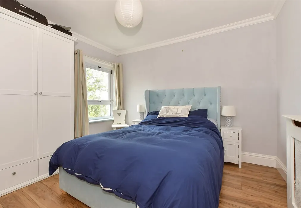 Bedroom 2 - Lower Highland Road, Ryde, Isle of Wight - Wards of Kent