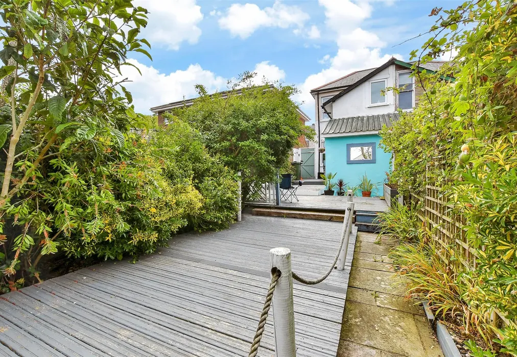Rear Garden - Lower Highland Road, Ryde, Isle of Wight - Wards of Kent
