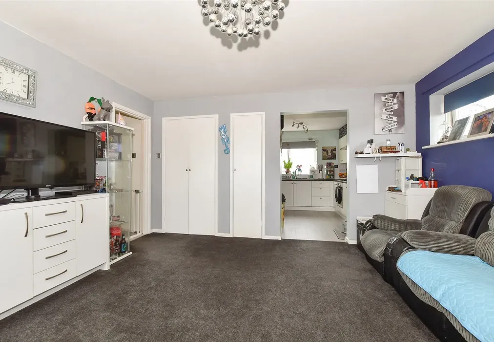 Lounge - Cedar Court, Petworth, West Sussex - Wards of Kent
