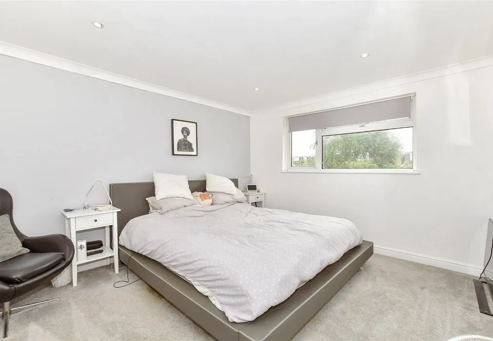 Bedroom 1 - Southfields Road, Littlehampton, West Sussex - Wards of Kent