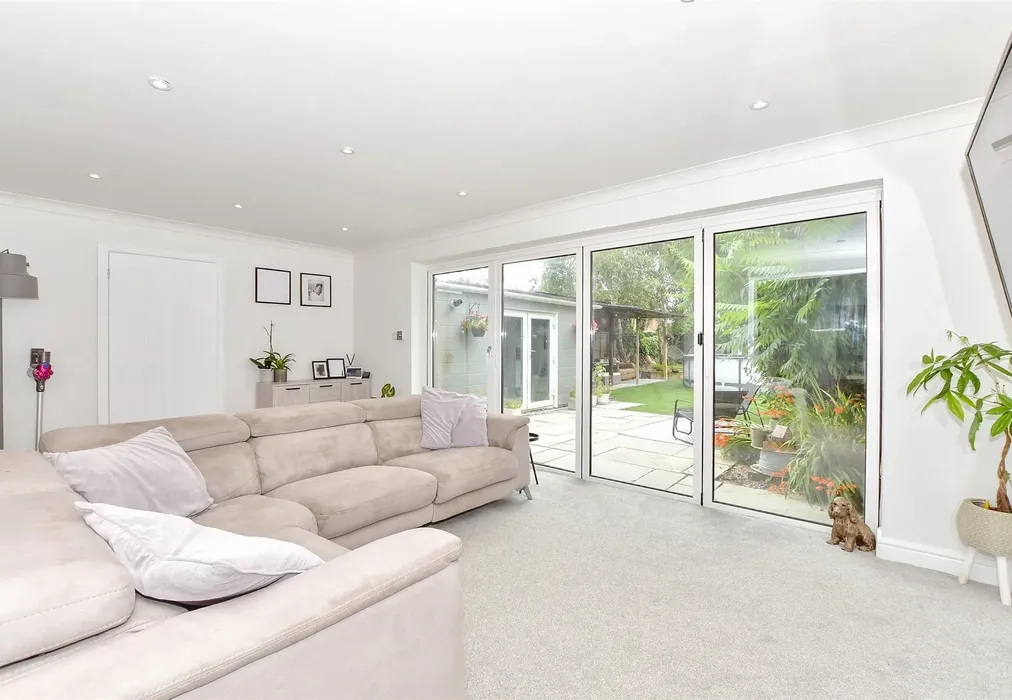 Lounge - Southfields Road, Littlehampton, West Sussex - Wards of Kent