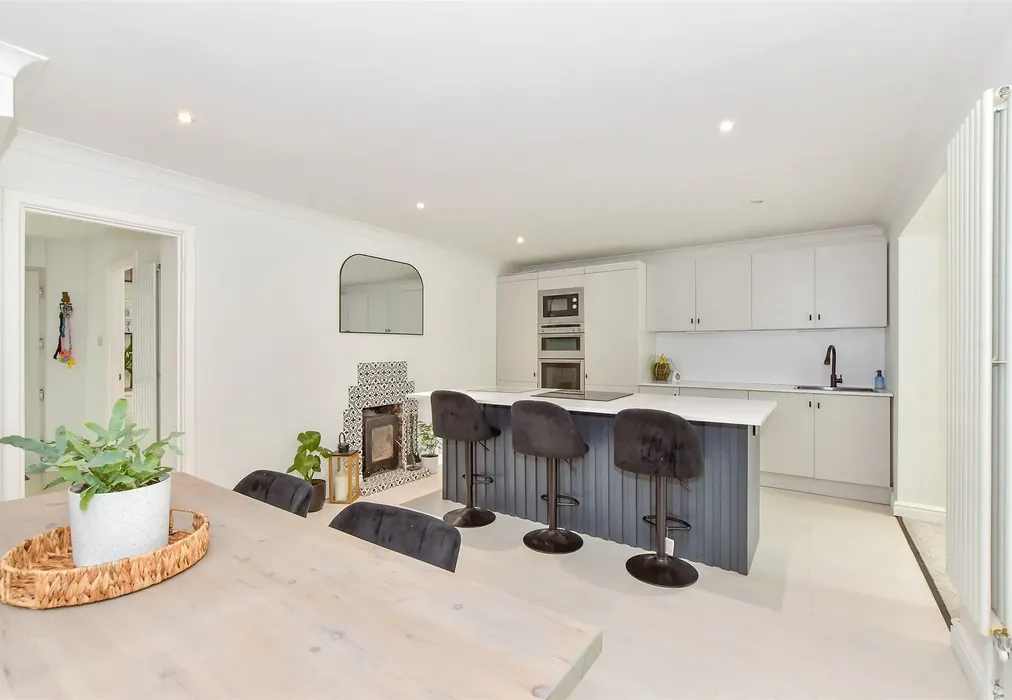 Kitchen/Dining Area - Southfields Road, Littlehampton, West Sussex - Wards of Kent