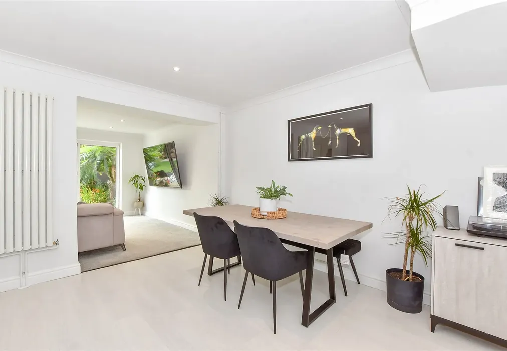 Kitchen/Dining Area - Southfields Road, Littlehampton, West Sussex - Wards of Kent