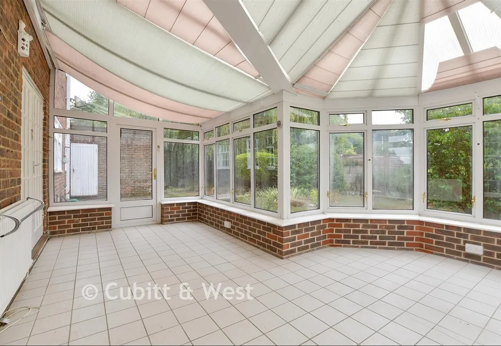 Conservatory - Gadbridge Lane, Ewhurst, Cranleigh, Surrey - Wards of Kent