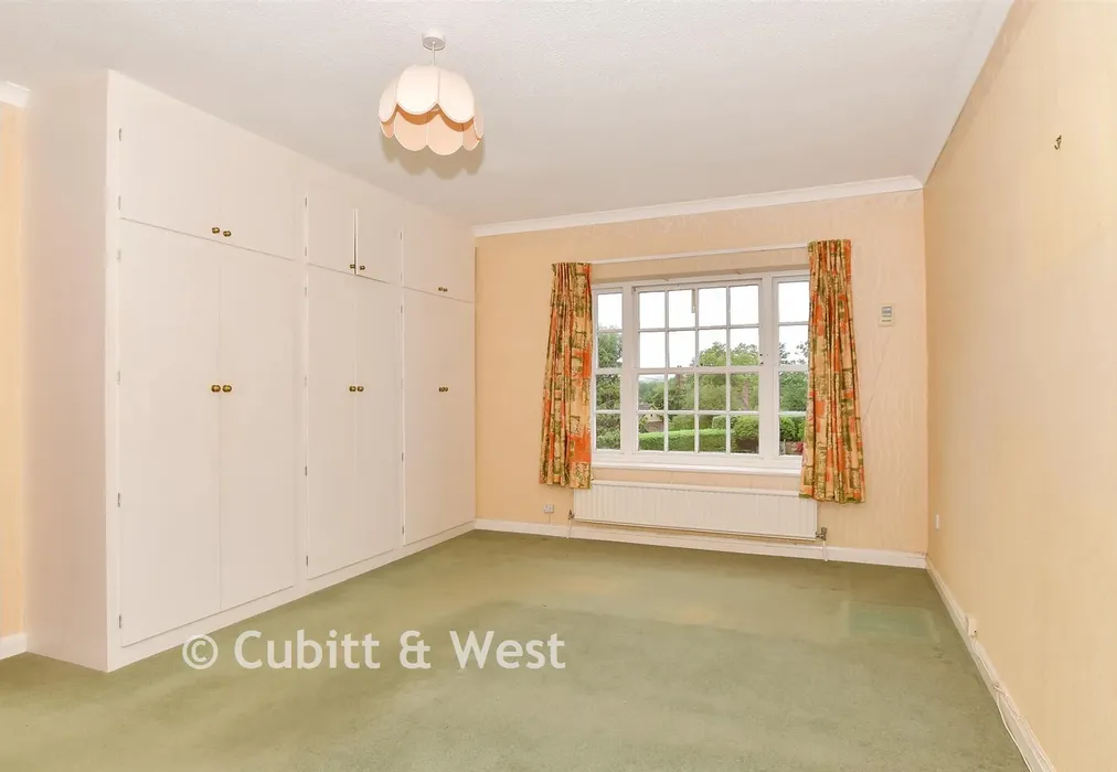 Bedroom 1 - Gadbridge Lane, Ewhurst, Cranleigh, Surrey - Wards of Kent