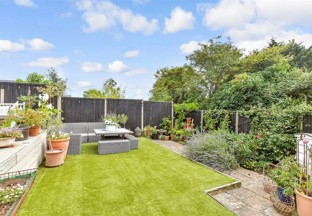 Rear Garden - St. Mary's Grove, Seasalter, Whitstable, Kent - Wards of Kent