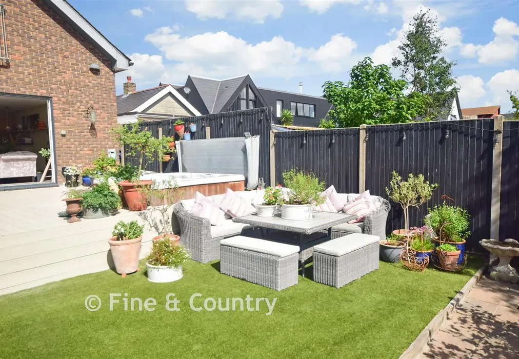 Rear Garden - St. Mary's Grove, Seasalter, Whitstable, Kent - Wards of Kent