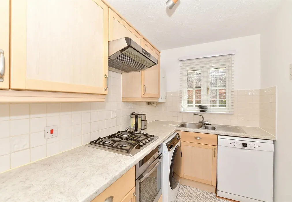 Kitchen - Greenhill, Staplehurst, Kent - Wards of Kent