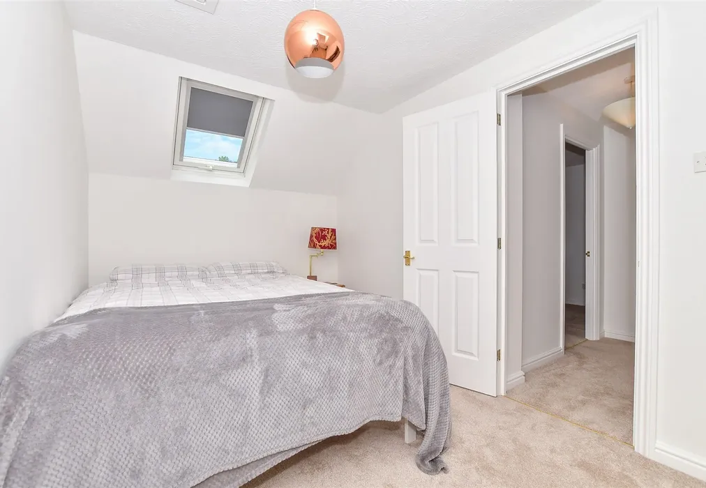 Bedroom 2 - Greenhill, Staplehurst, Kent - Wards of Kent