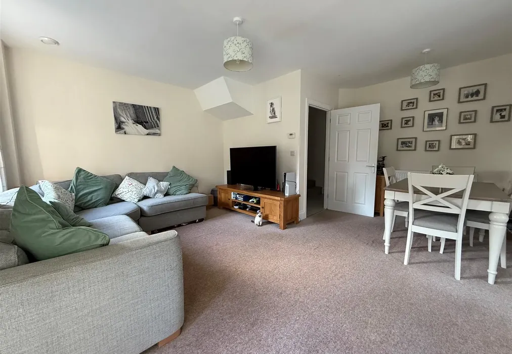 Lounge Dining Area - Cricket Green Close, Shackleford, Godalming, Surrey - Wards of Kent