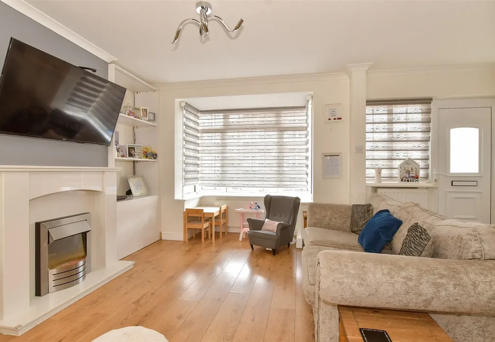 Lounge - Allington Drive, Strood, Rochester, Kent - Wards of Kent