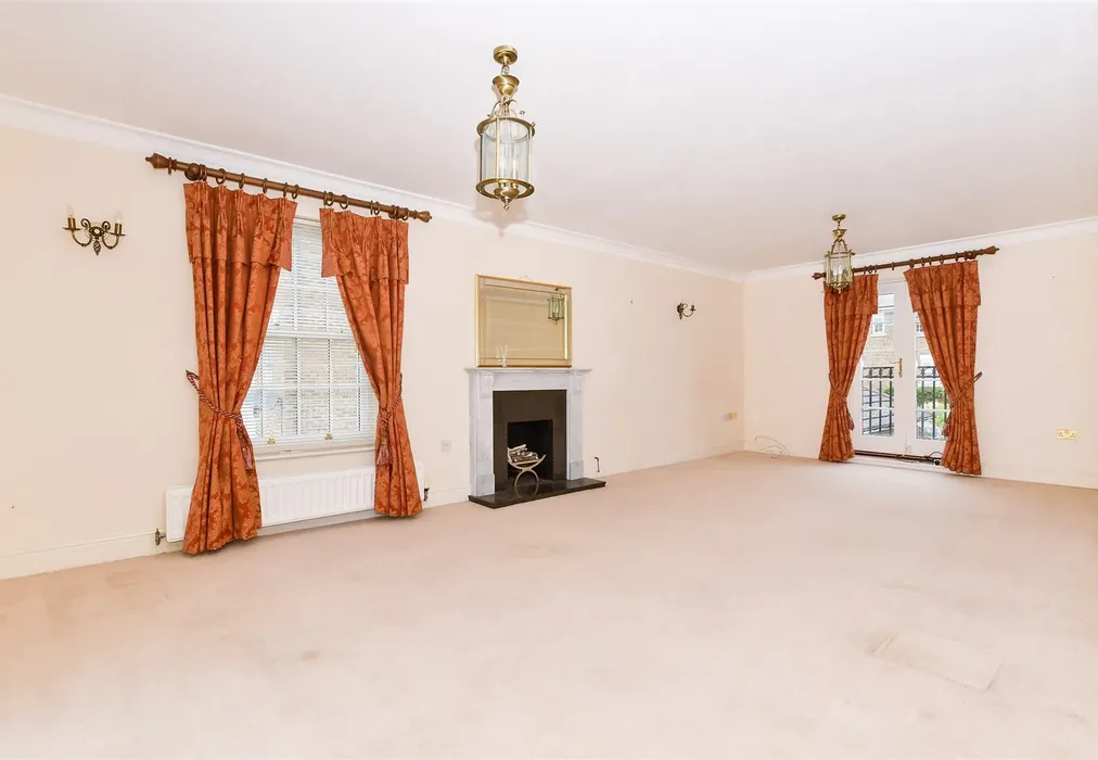 Lounge - Kendall Avenue, Kings Hill, West Malling, Kent - Wards of Kent