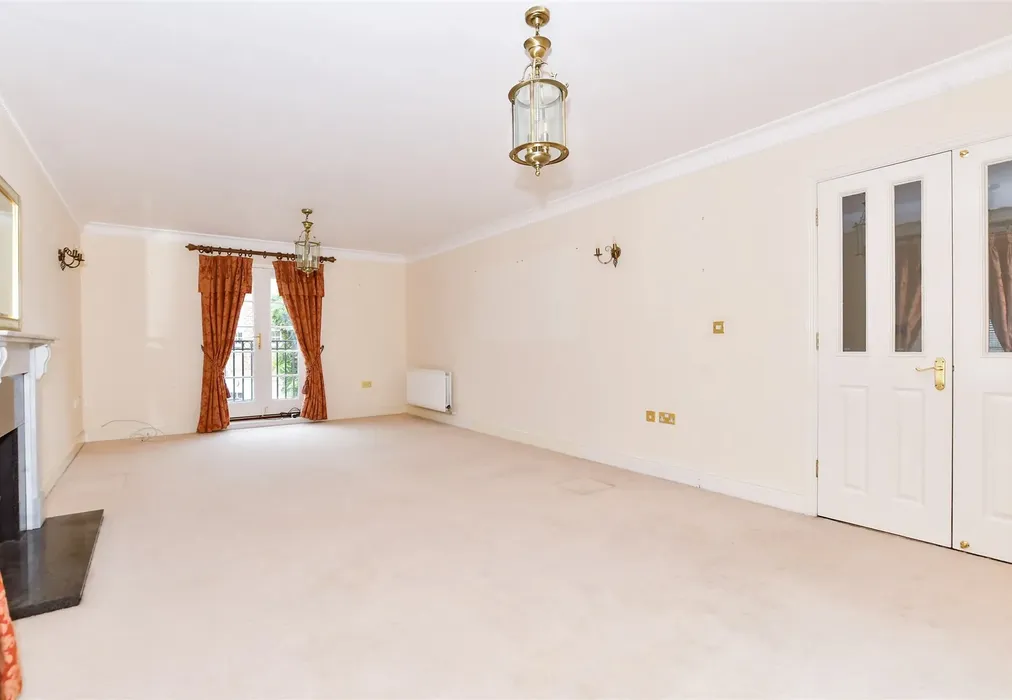 Lounge - Kendall Avenue, Kings Hill, West Malling, Kent - Wards of Kent