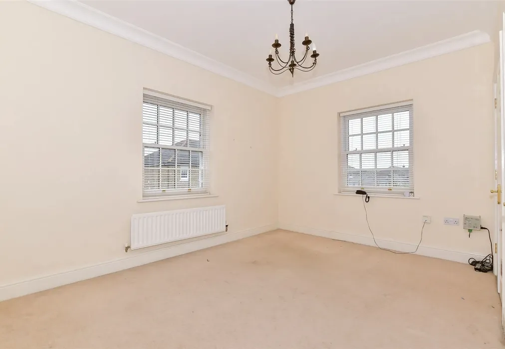 Bedroom 3 - Kendall Avenue, Kings Hill, West Malling, Kent - Wards of Kent