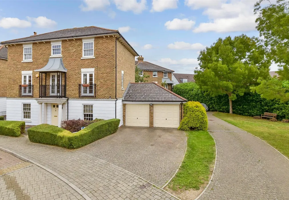 External (Brochure) - Kendall Avenue, Kings Hill, West Malling, Kent - Wards of Kent