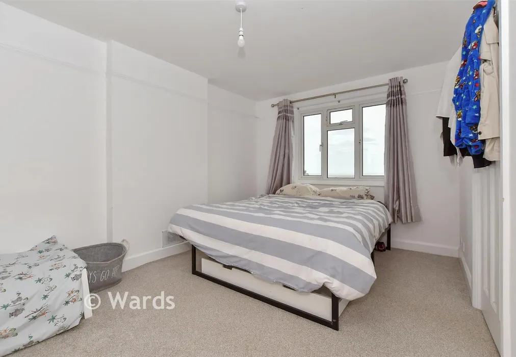 Bedroom 1 - Coast Drive, Greatstone, Kent - Wards of Kent