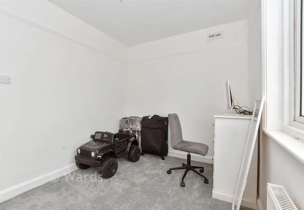 Bedroom 3 - Coast Drive, Greatstone, Kent - Wards of Kent