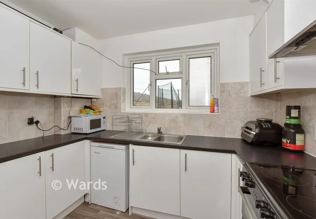 Kitchen - Coast Drive, Greatstone, Kent - Wards of Kent