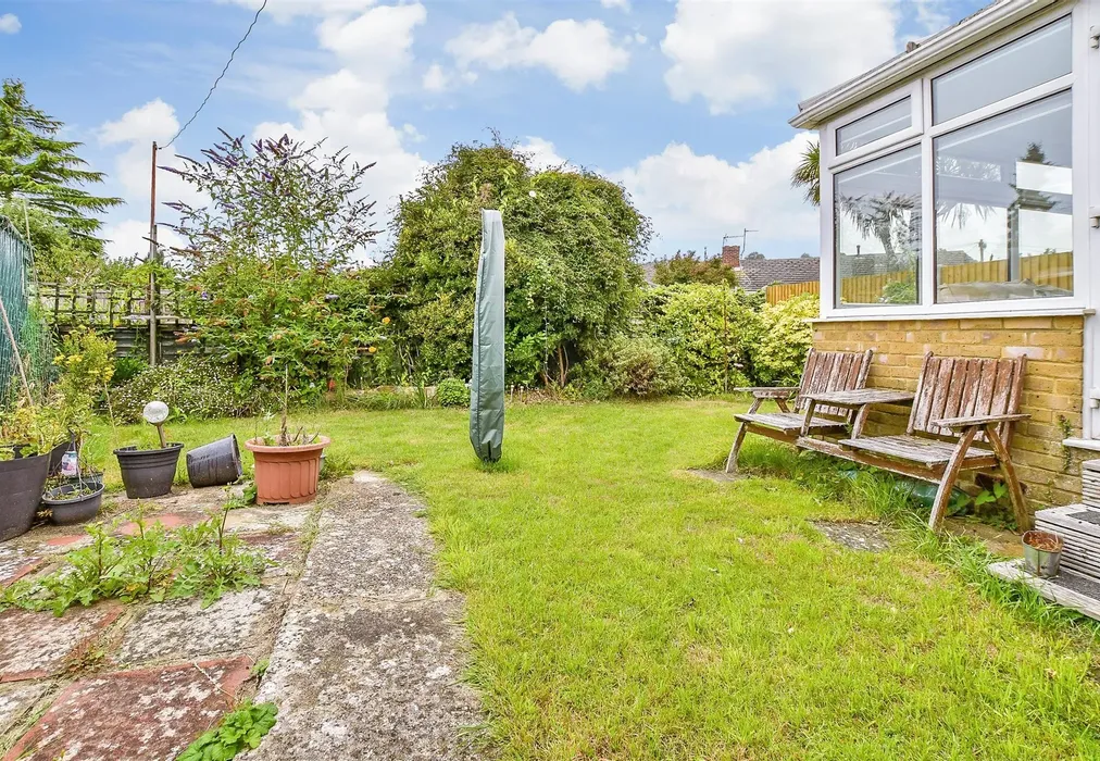 Rear Garden - Hawthorn Close, Hythe, Kent - Wards of Kent