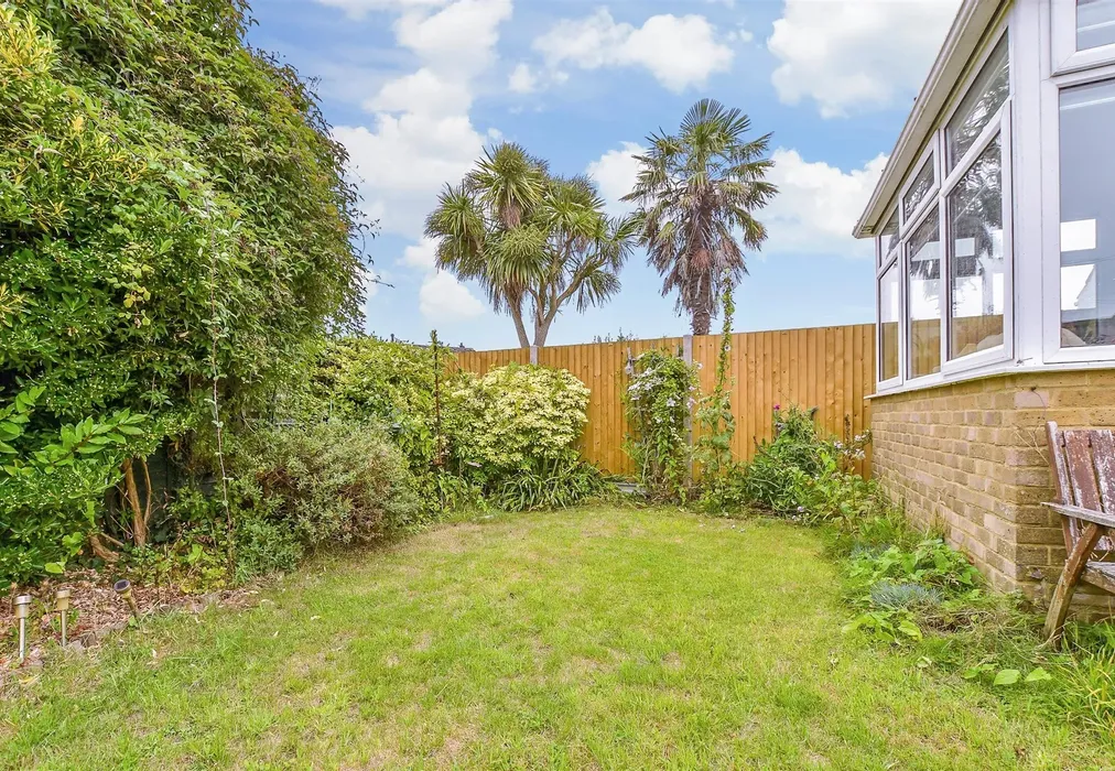 Rear Garden - Hawthorn Close, Hythe, Kent - Wards of Kent