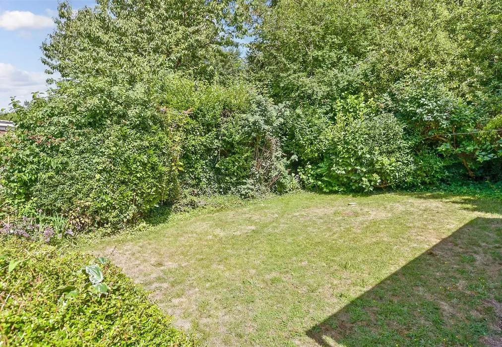 Rear Garden - Braeside Avenue, Brighton, East Sussex - Wards of Kent