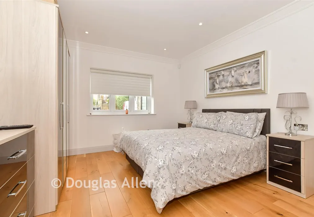 Bedroom 4 - Bower Hill, Epping, Essex - Wards of Kent